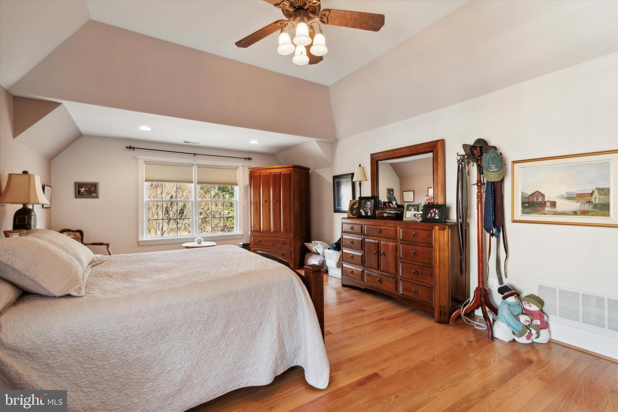 CHERRY CREEK - Residential