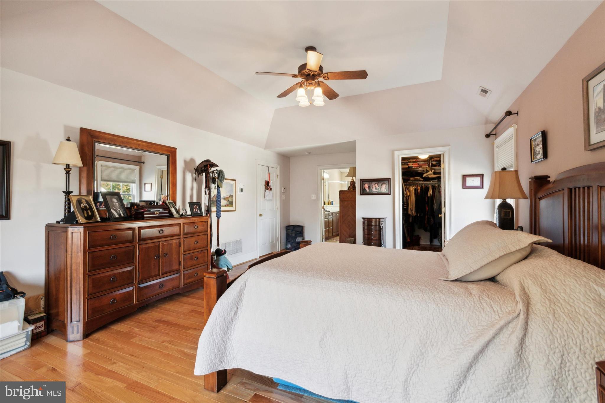 CHERRY CREEK - Residential