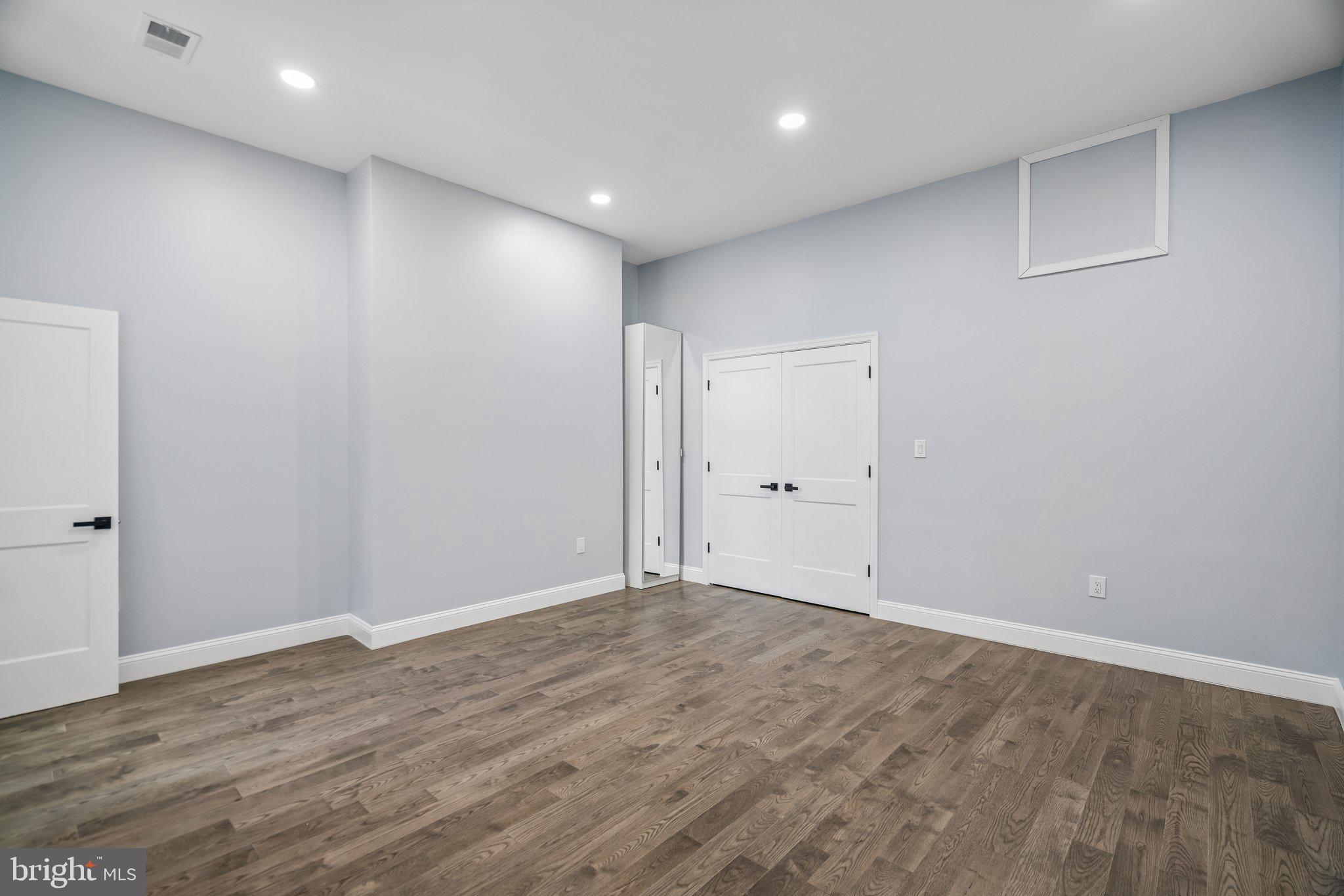 1202 SPRUCE STREET 2F