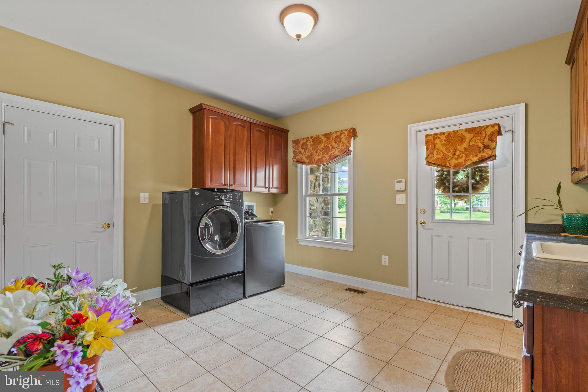 CEDAR CREST - Residential