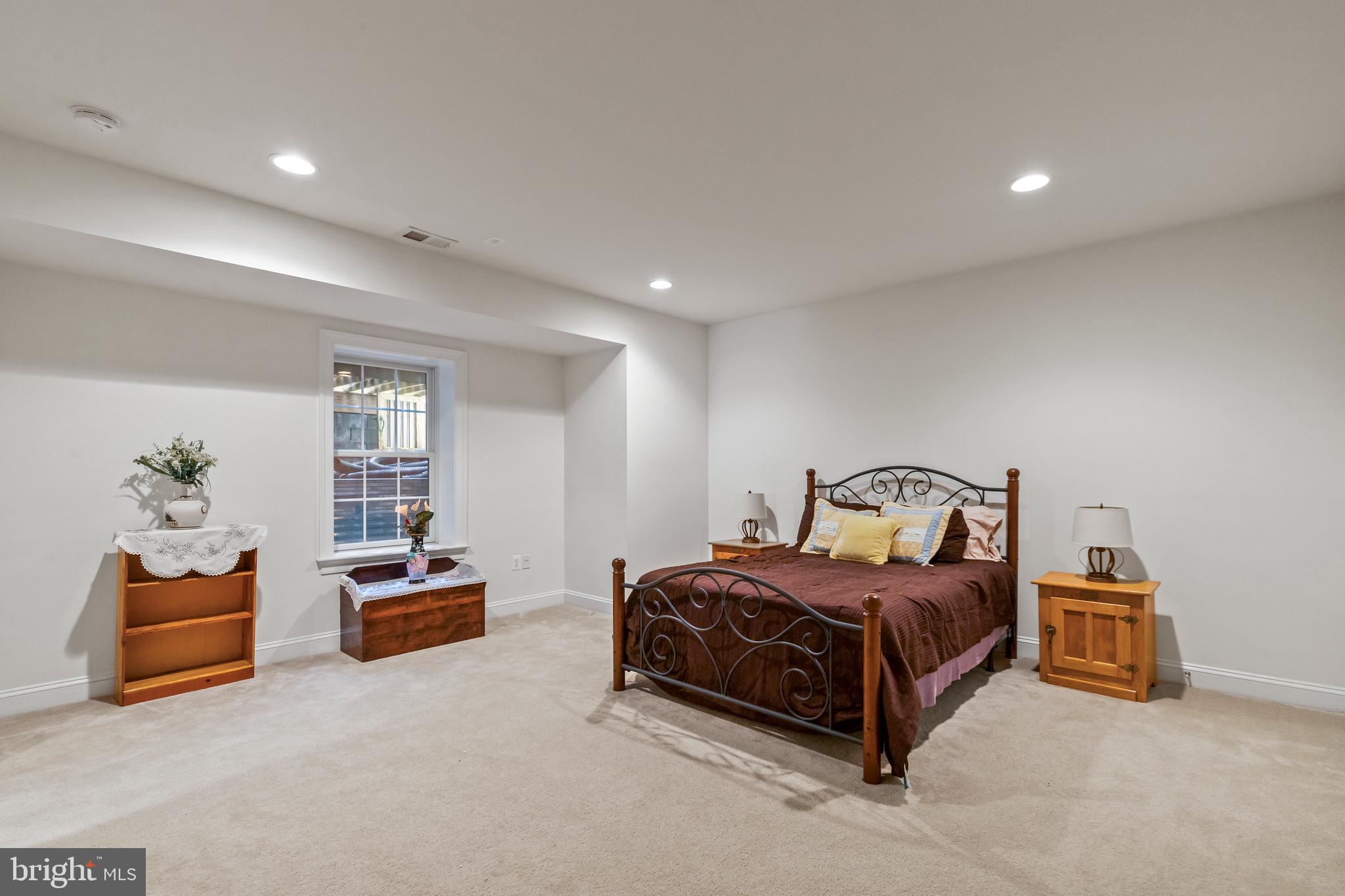 CEDAR CREST - Residential