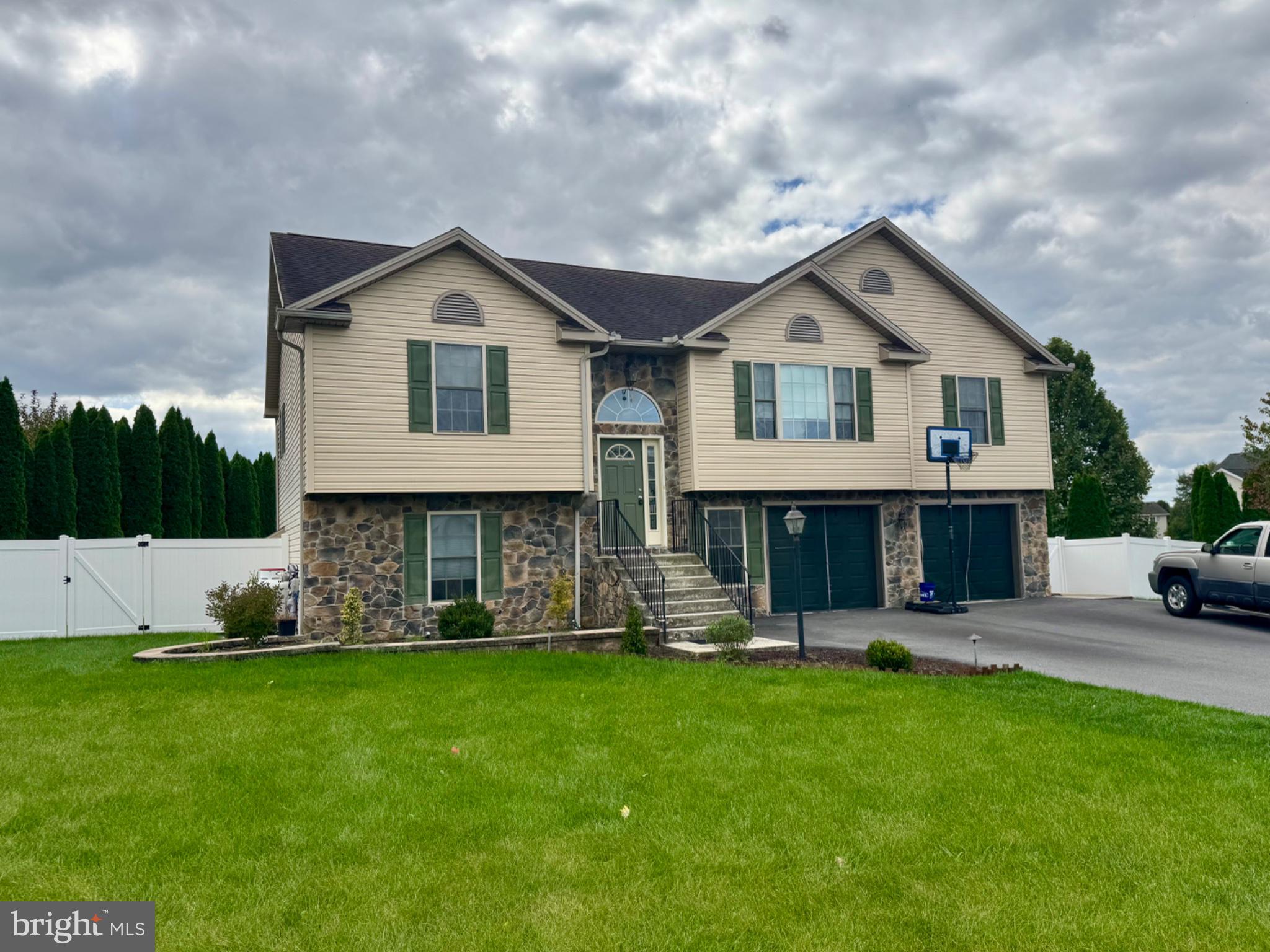 203 GRAYSON CIRCLE