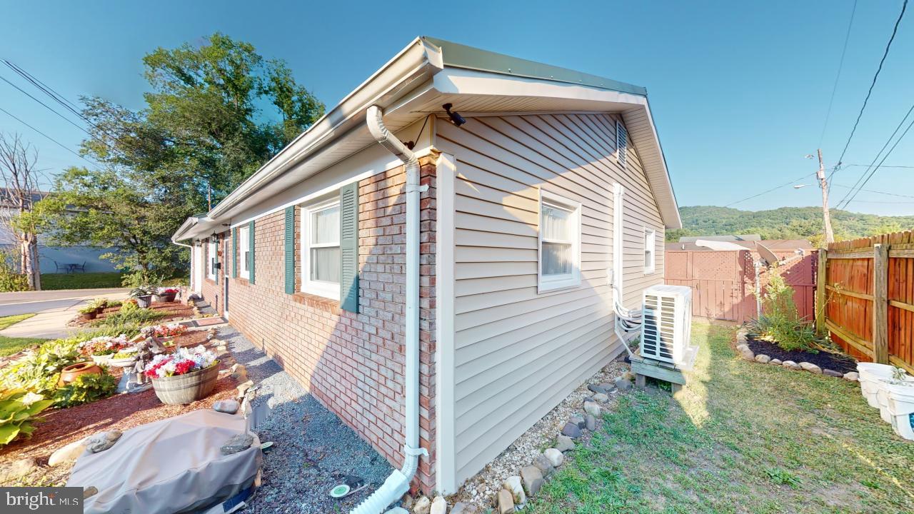 AIRPORT ADDITION - Residential