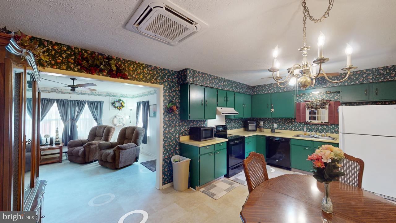 AIRPORT ADDITION - Residential