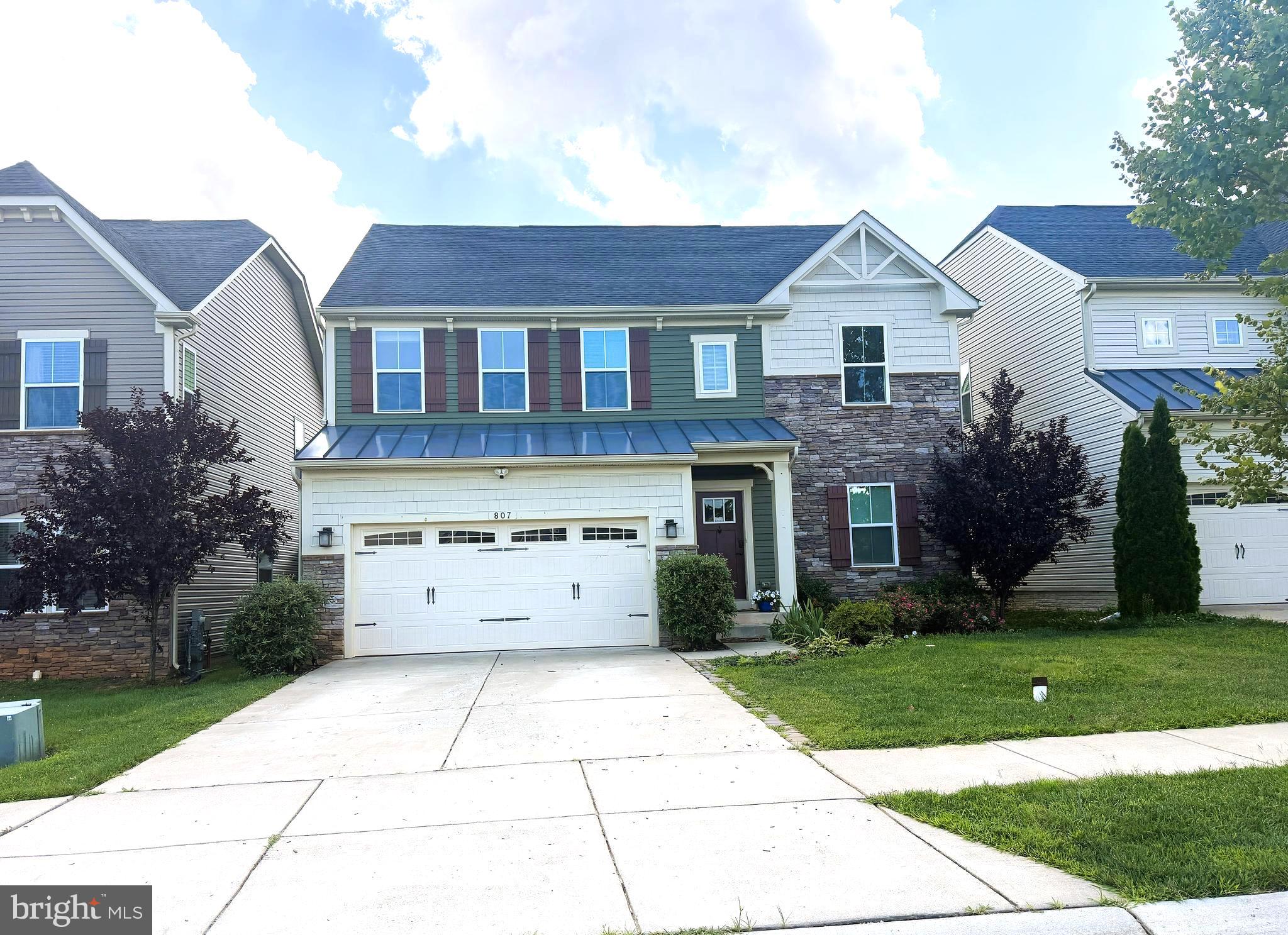 807 BOXWOOD DRIVE