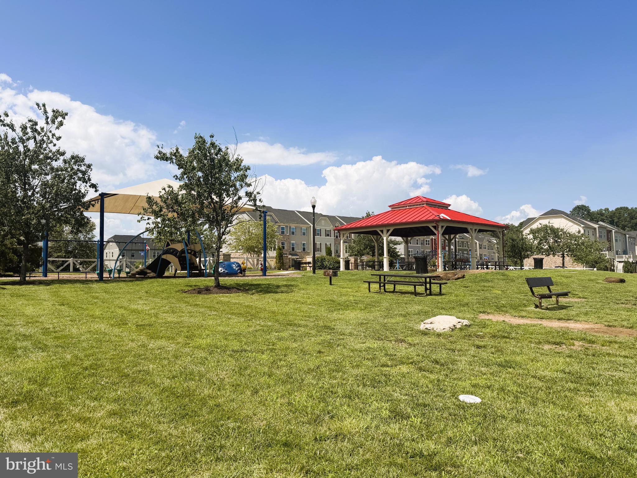 807 BOXWOOD DRIVE