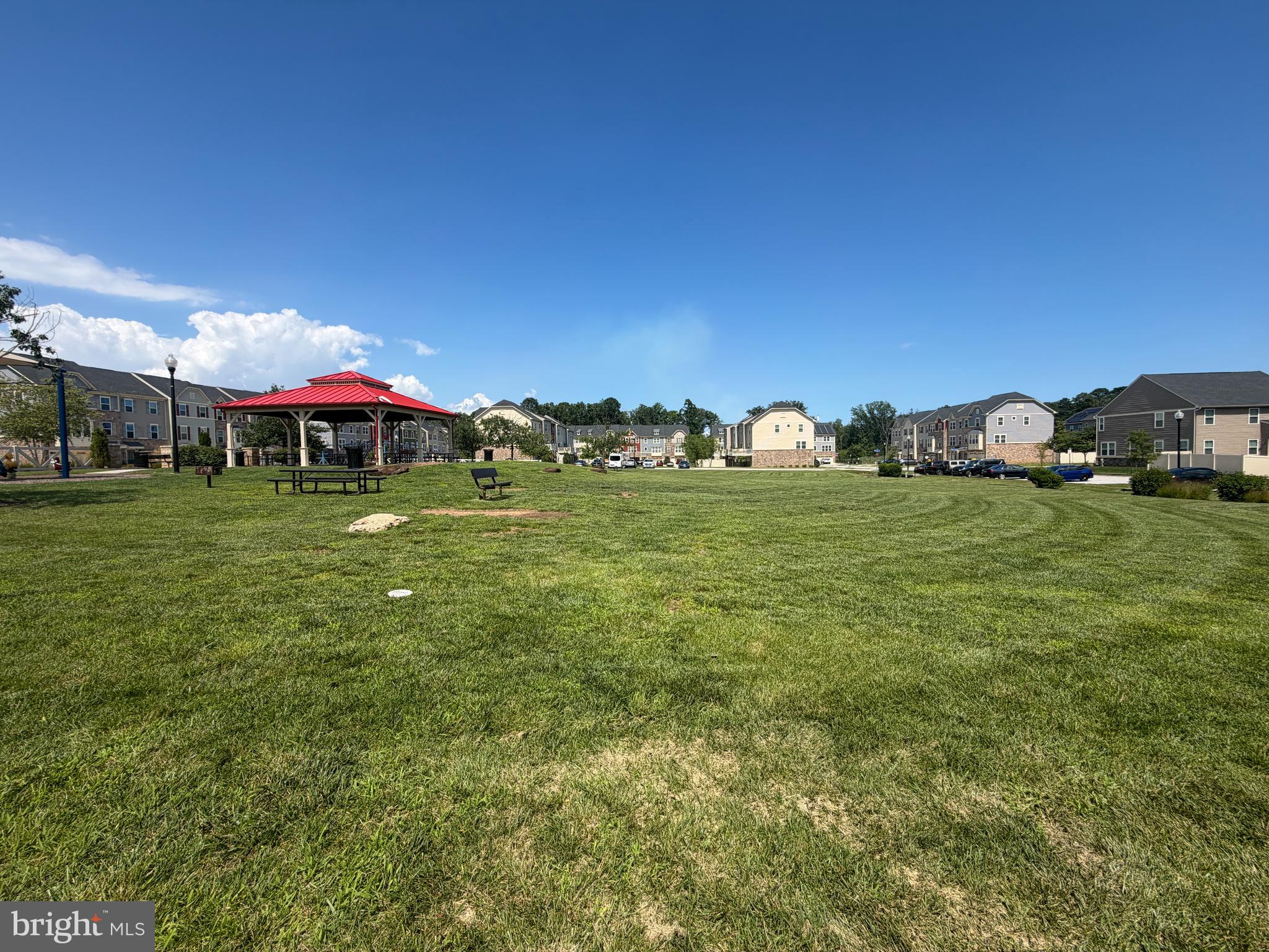 807 BOXWOOD DRIVE