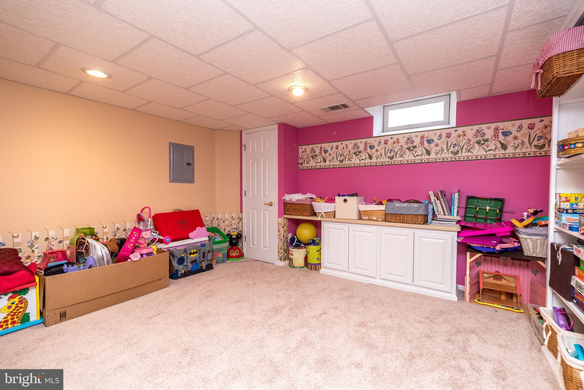 BRIDLE ESTATES - Residential