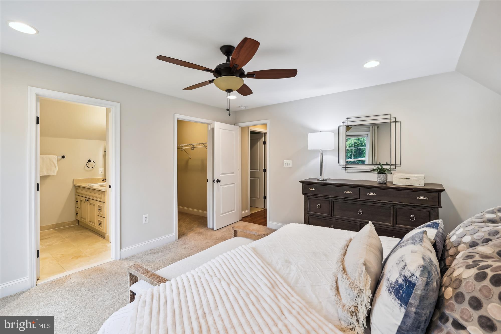 KENSINGTON VIEW - Residential