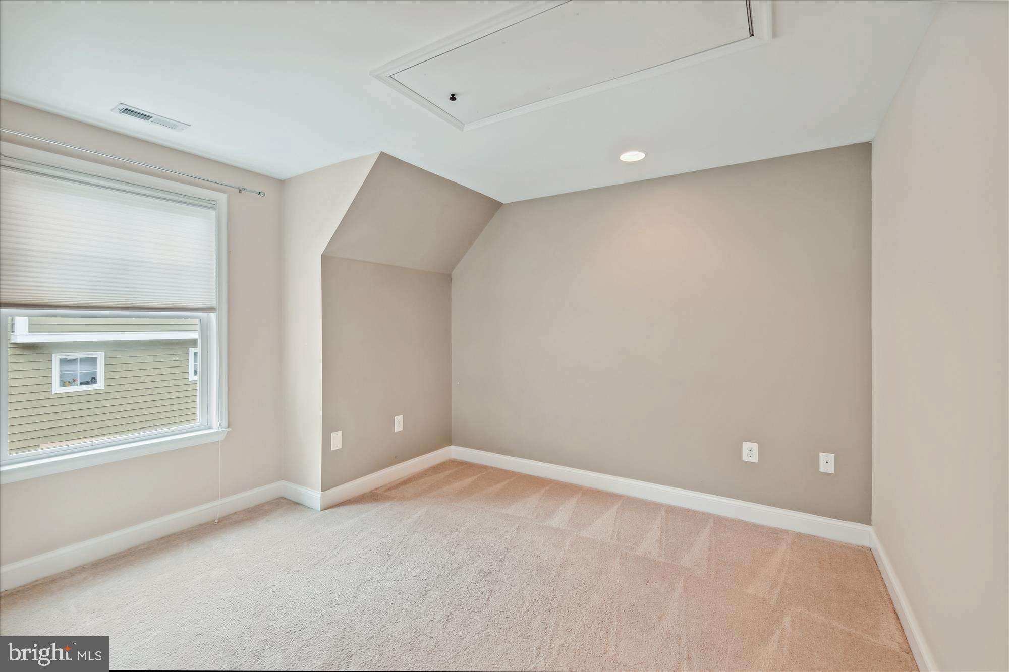 KENSINGTON VIEW - Residential