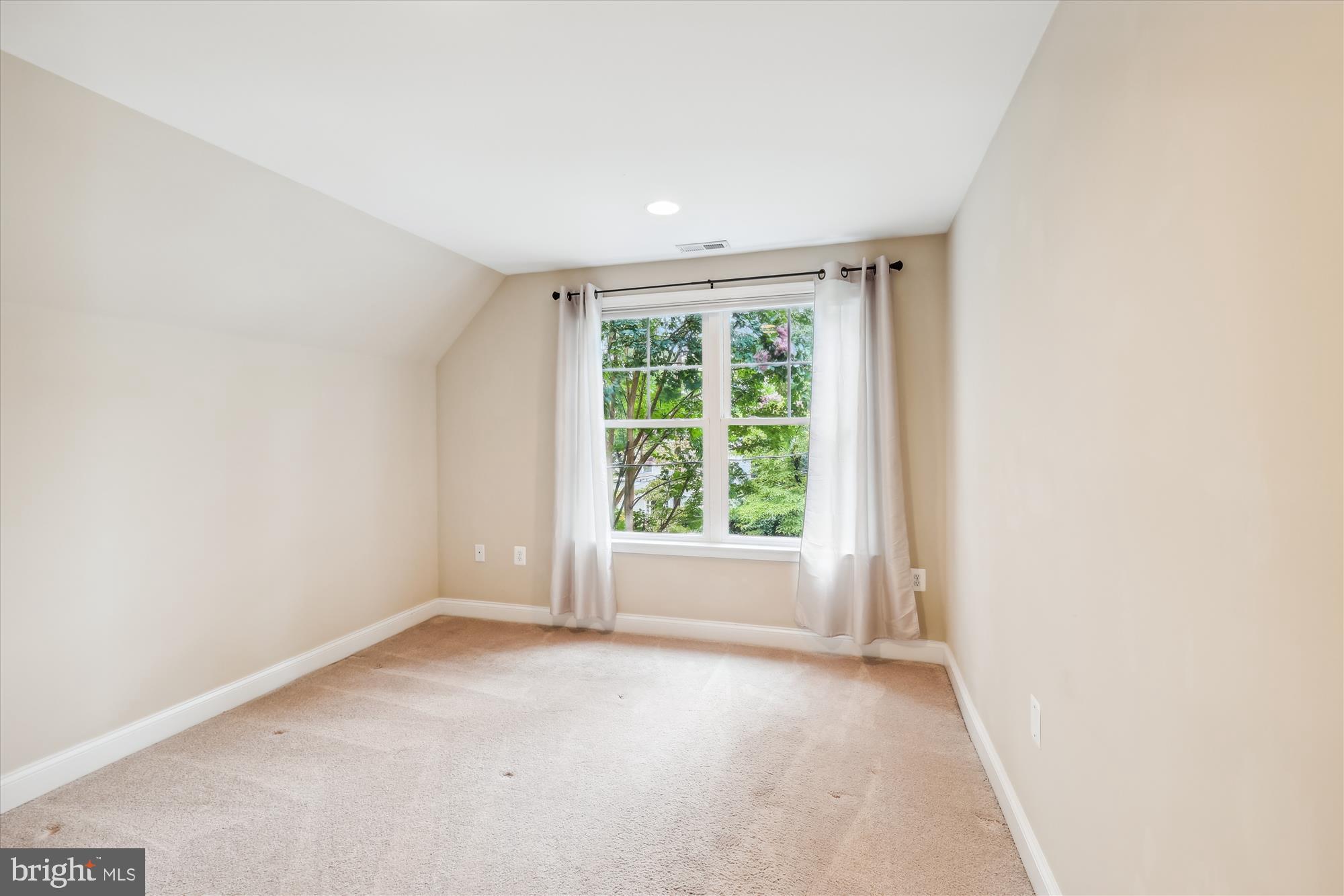 KENSINGTON VIEW - Residential