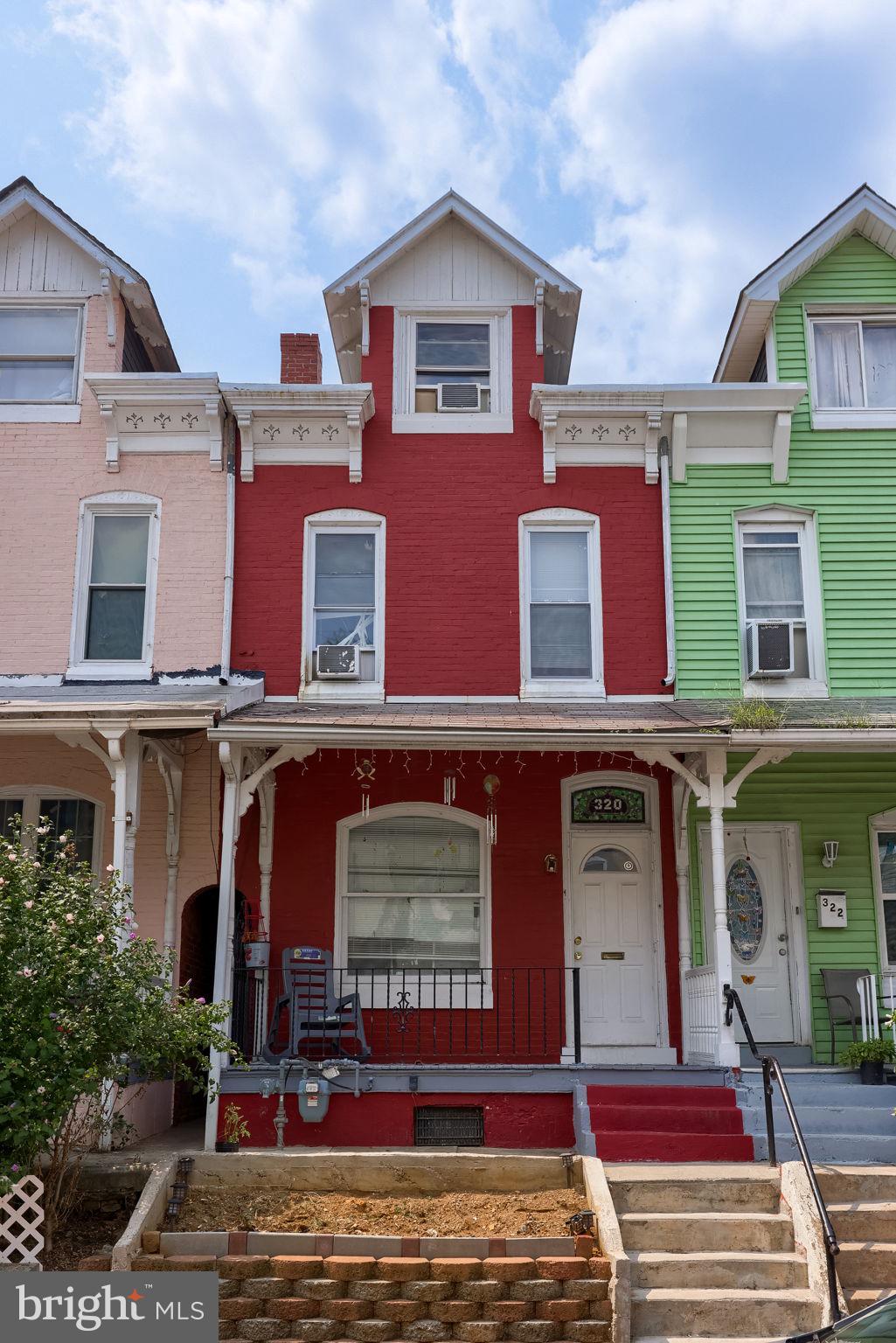 320 PEAR STREET