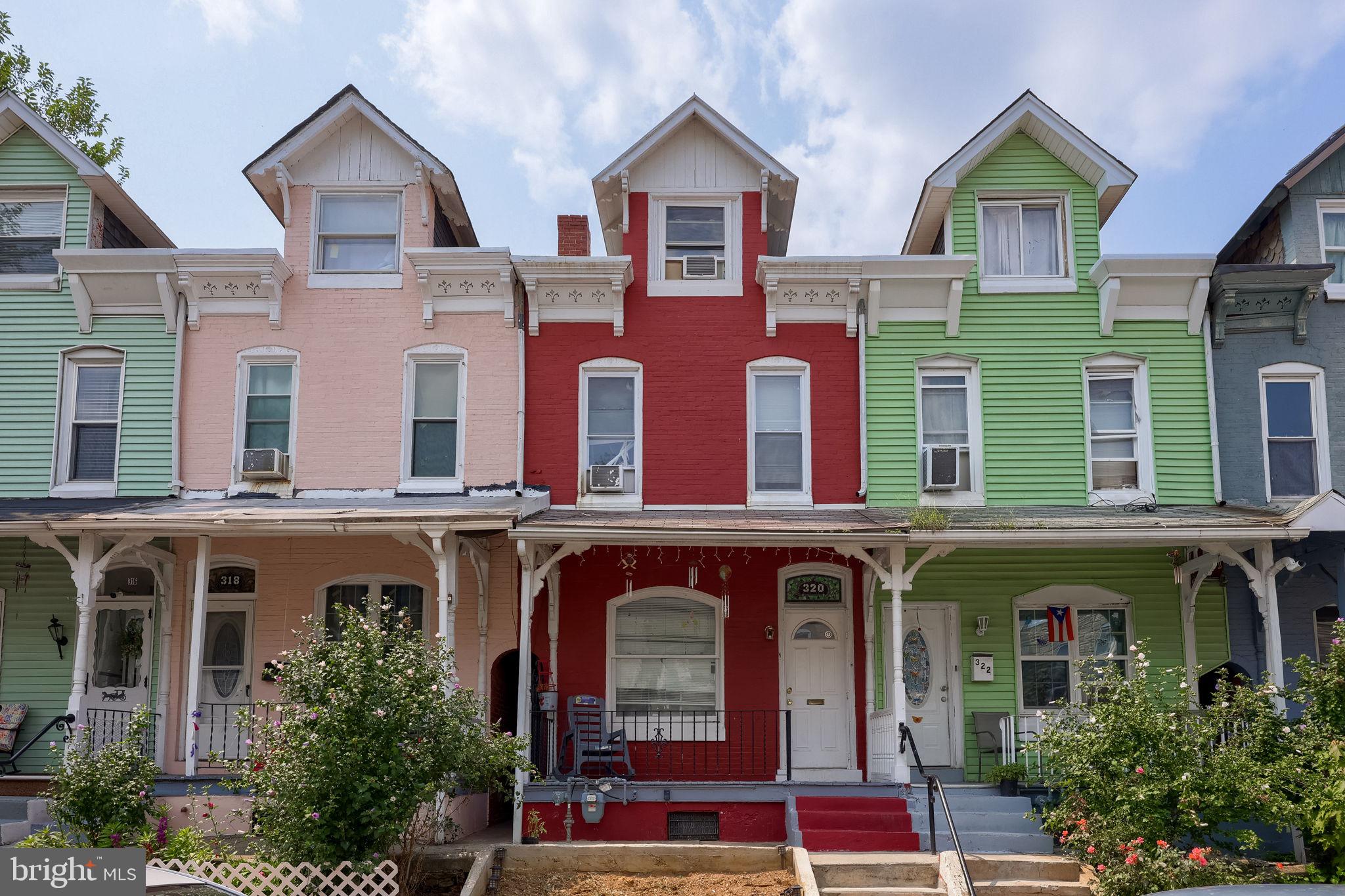 320 PEAR STREET