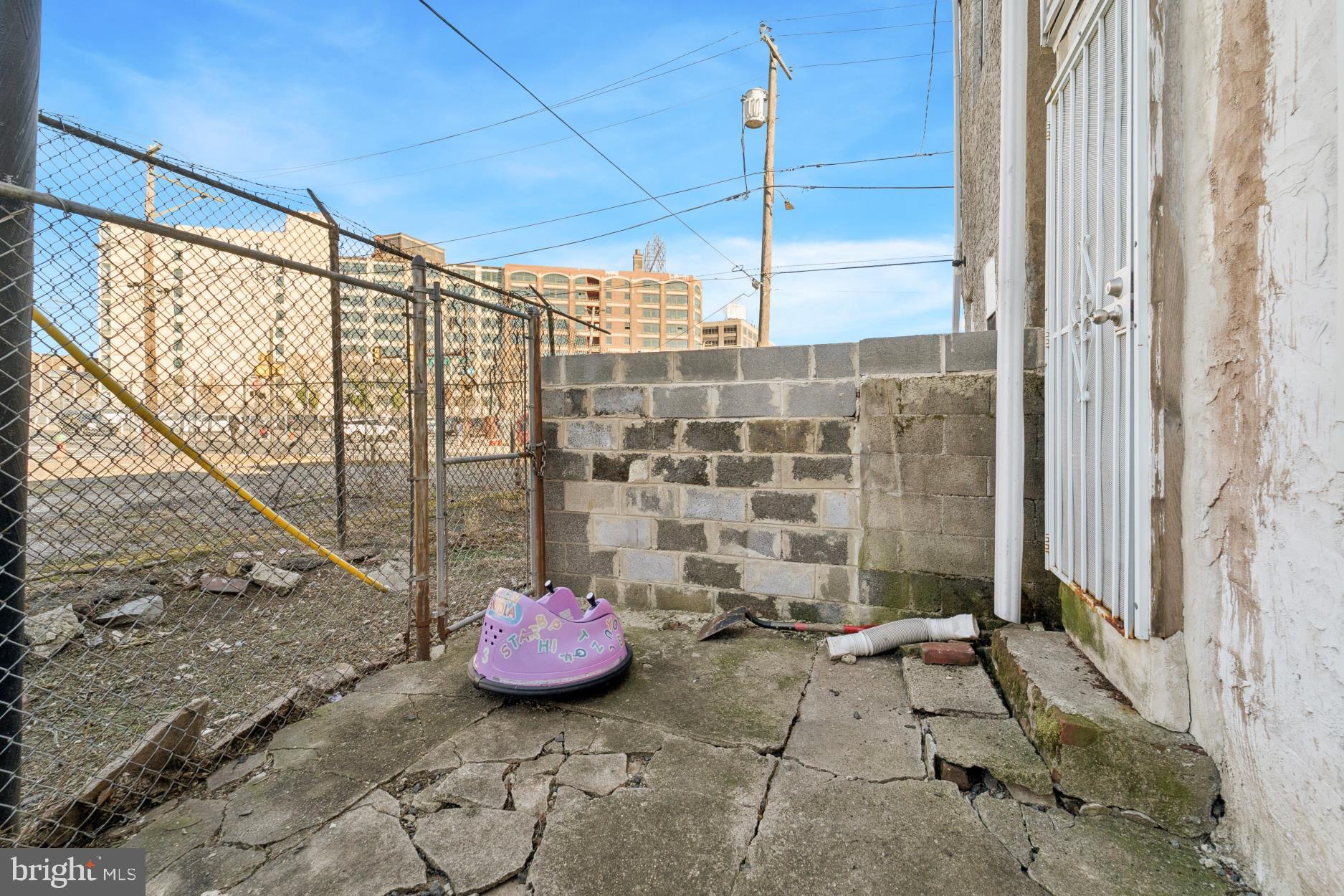 STRAWBERRY MANSION - Residential