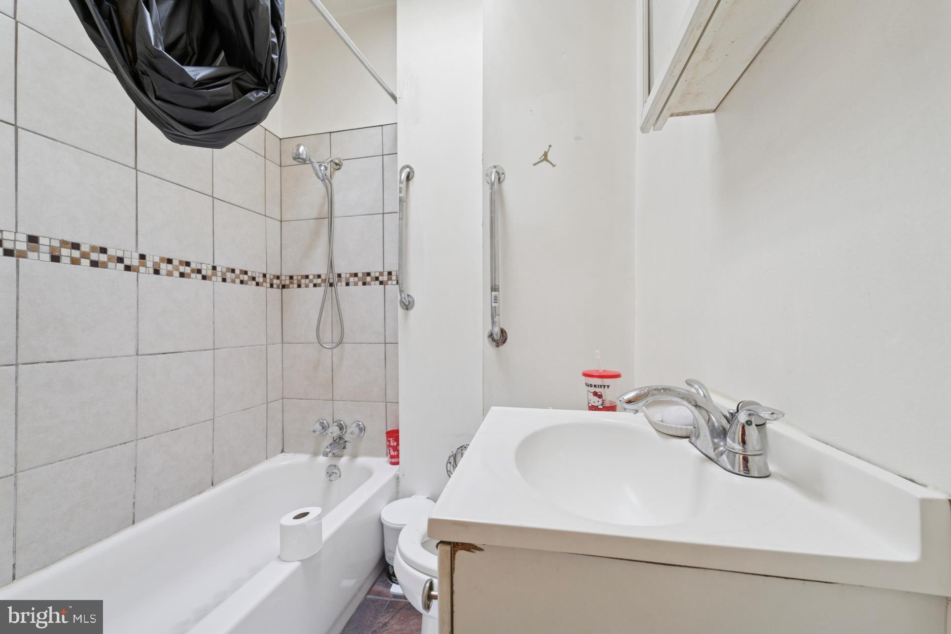 STRAWBERRY MANSION - Residential