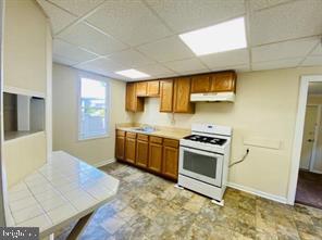 NEWPORT - Residential Lease