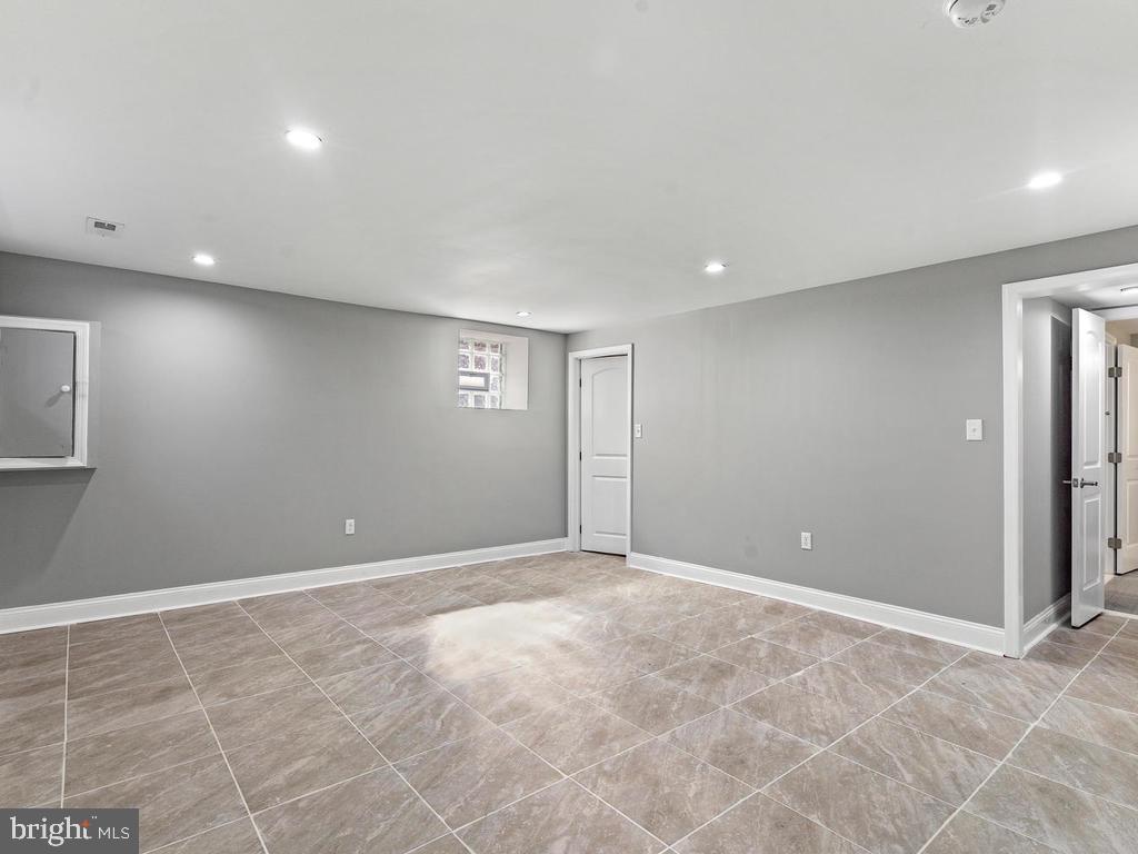 NORTHWOOD - Residential