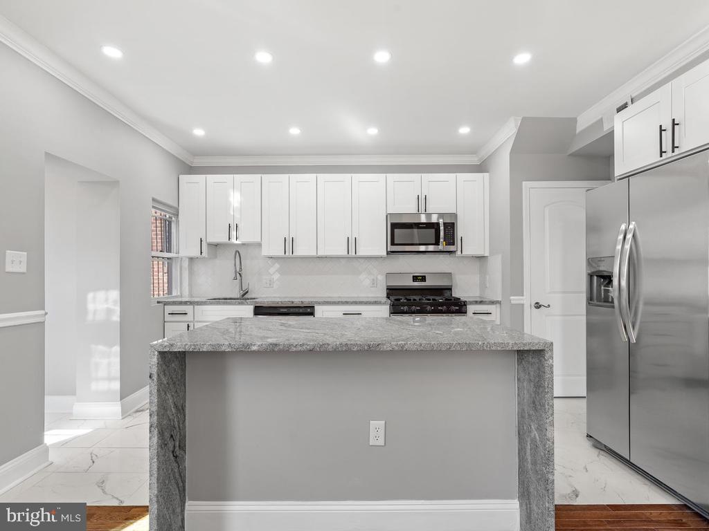 NORTHWOOD - Residential