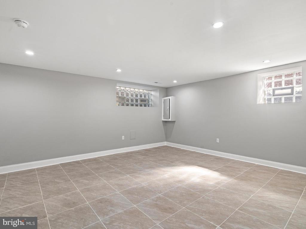 NORTHWOOD - Residential