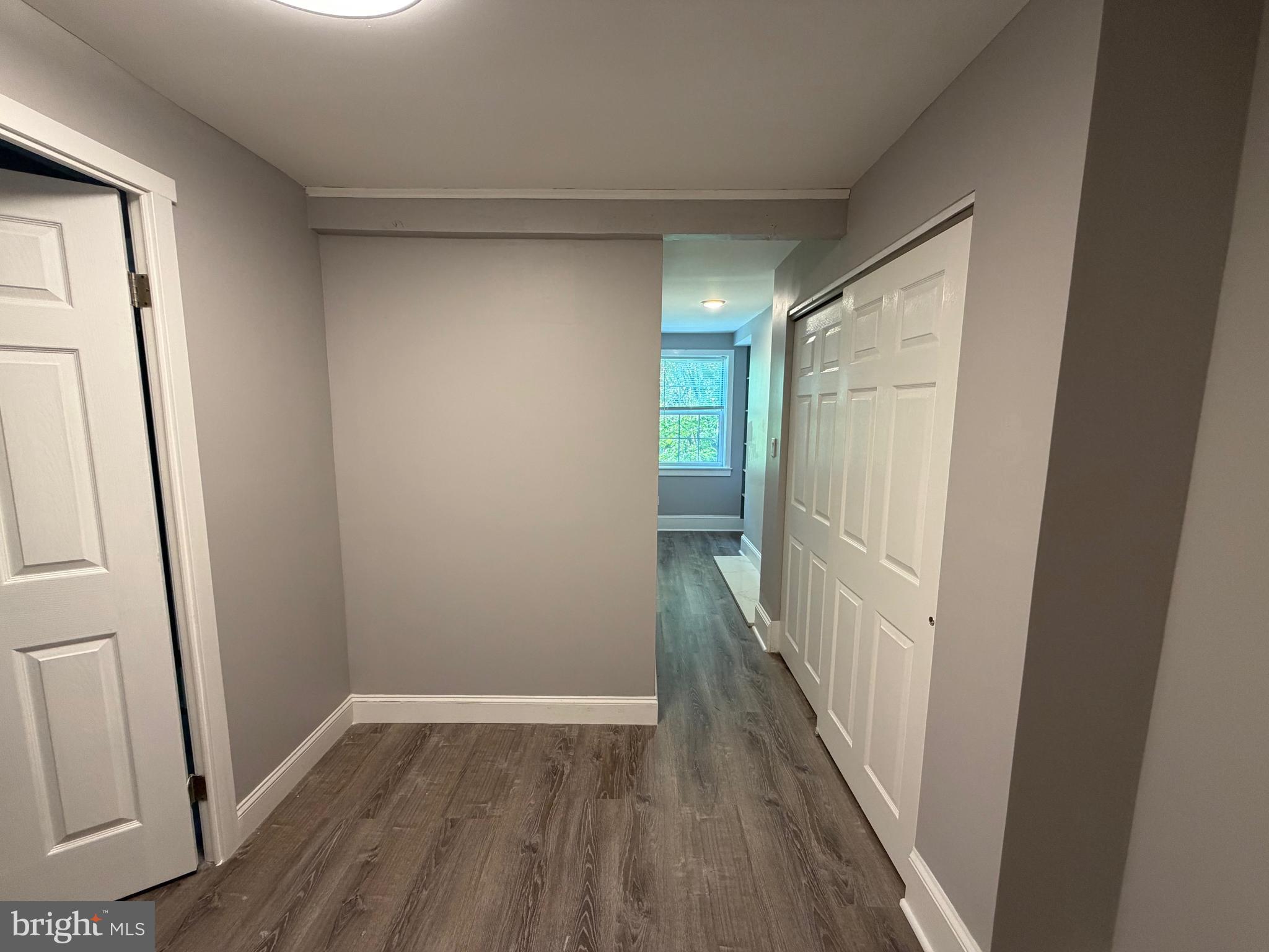 QUEEN VILLAGE - Residential