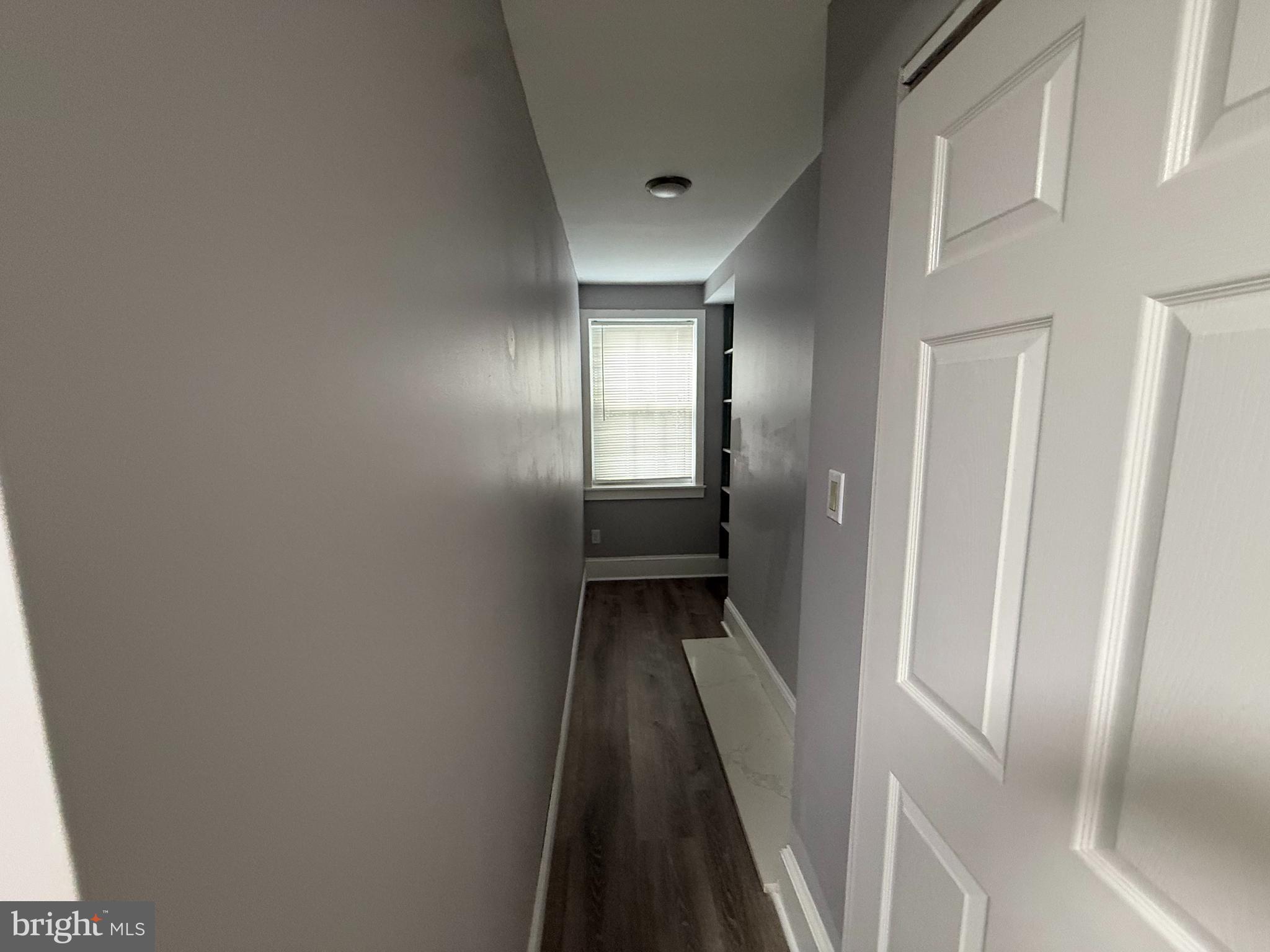 QUEEN VILLAGE - Residential