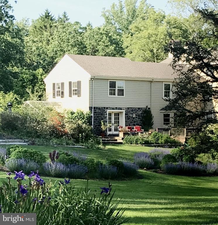 818 BURROWS RUN ROAD