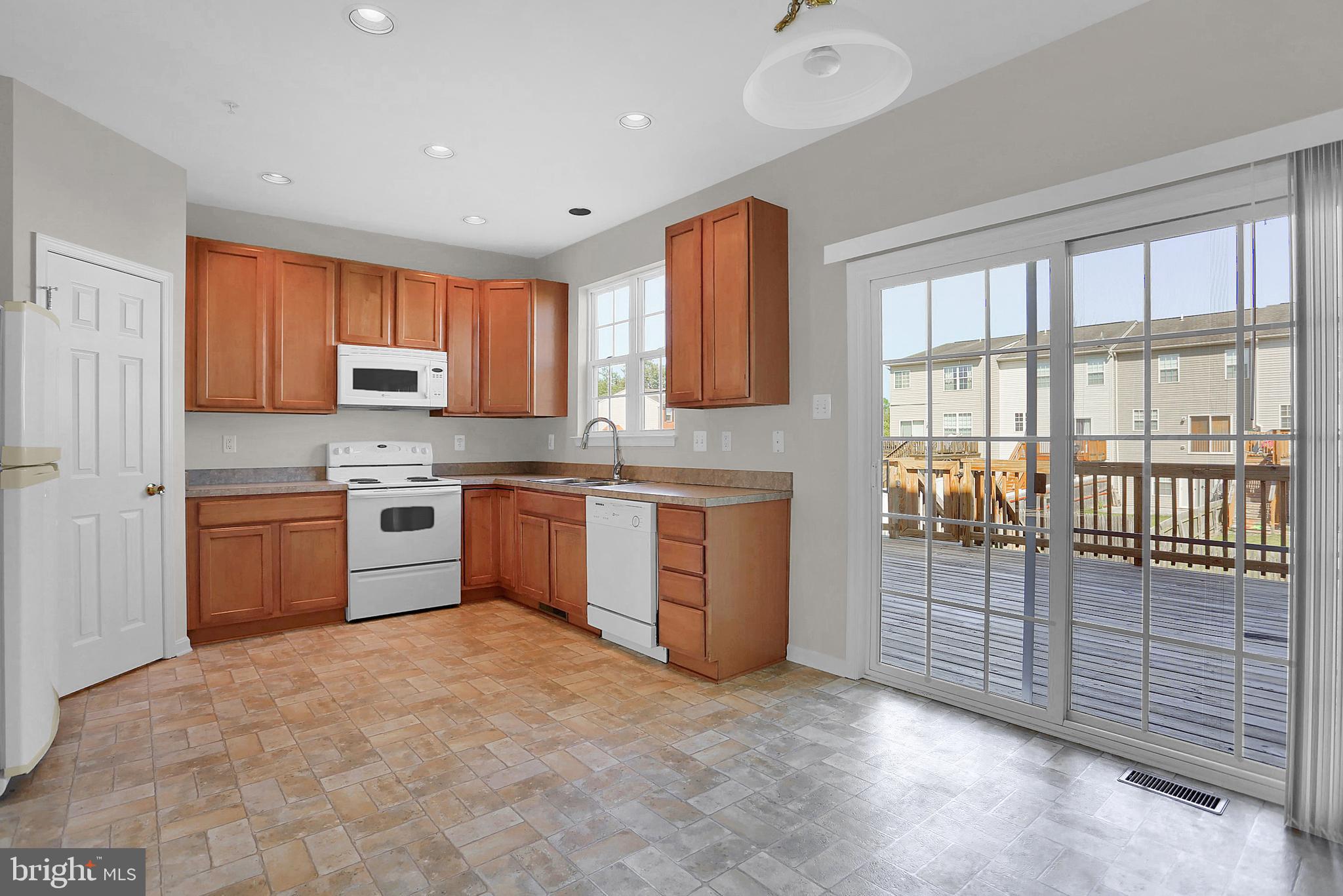 SUNSET TOWNHOMES - Residential