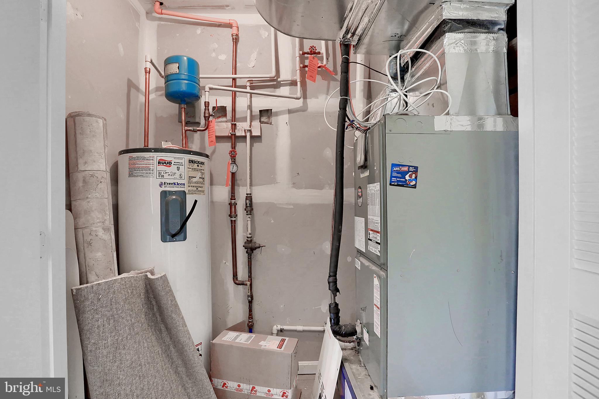 SUNSET TOWNHOMES - Residential