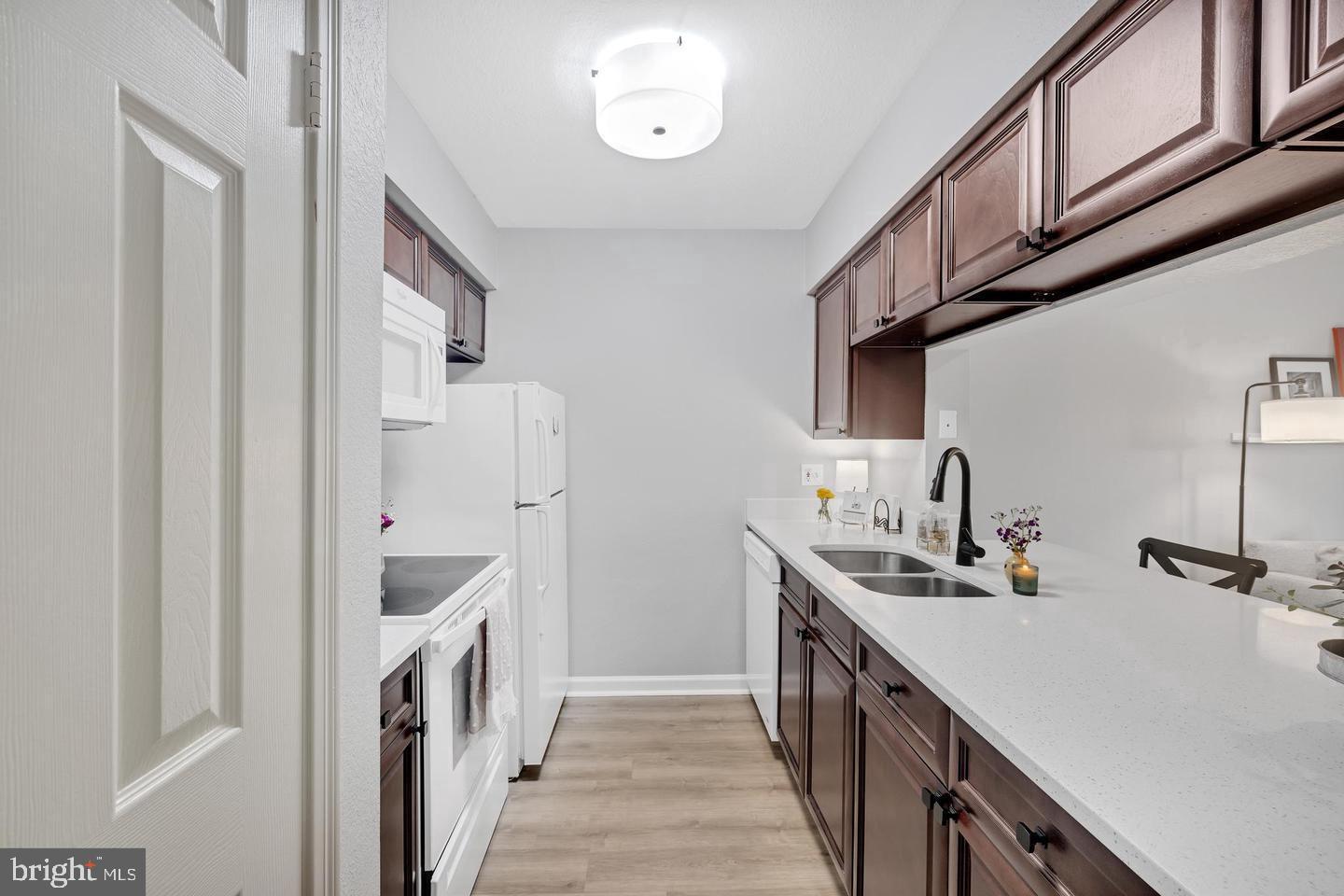 POINTE AT PARK CENTER - Residential Lease