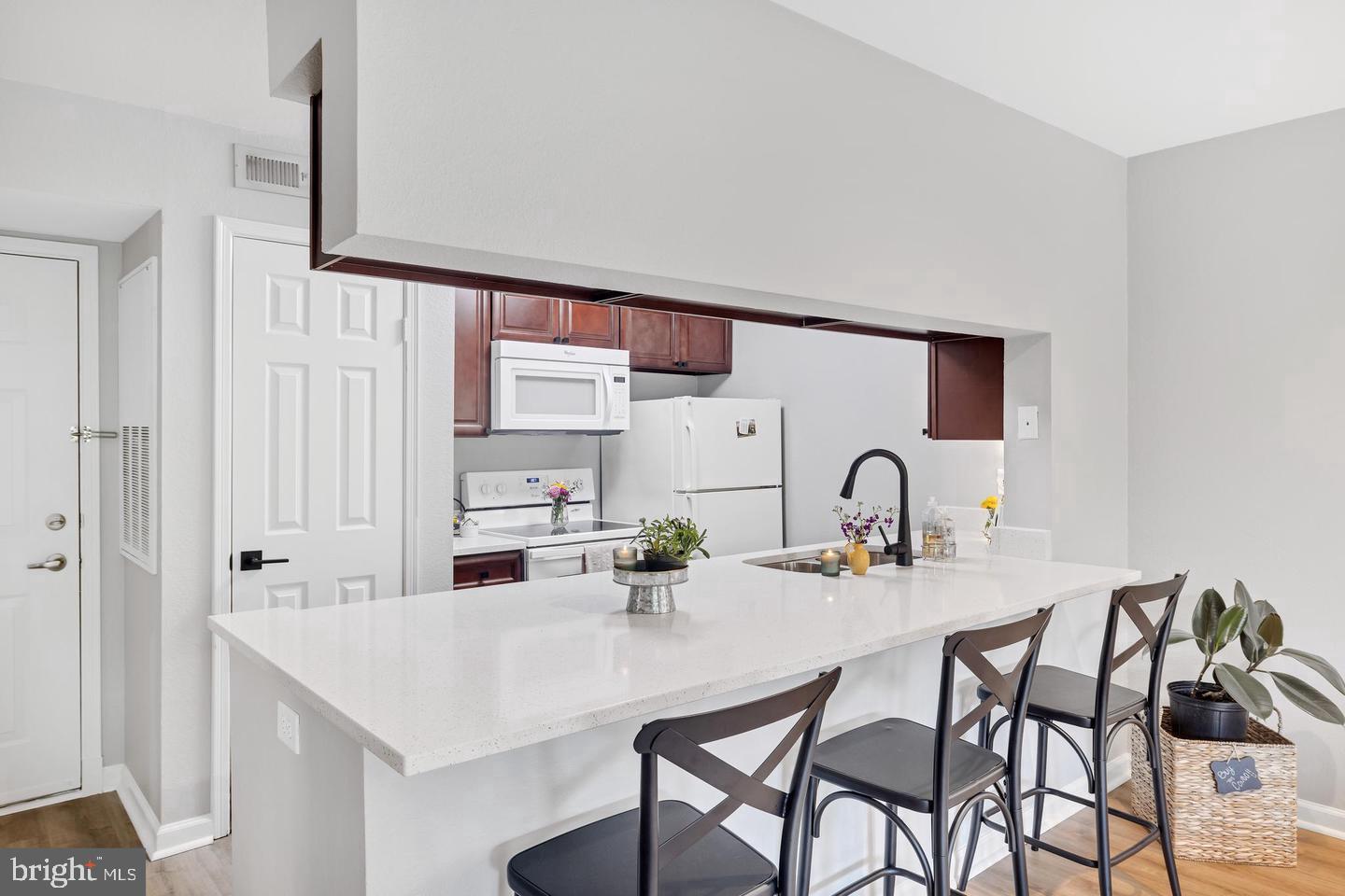 POINTE AT PARK CENTER - Residential Lease