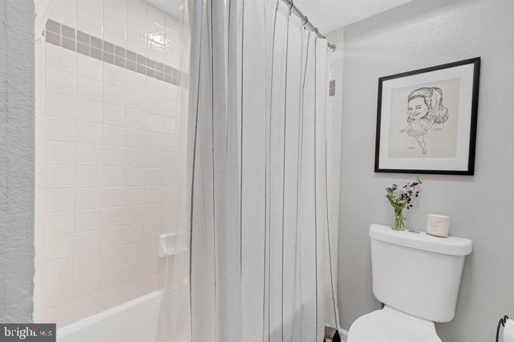 POINTE AT PARK CENTER - Residential Lease