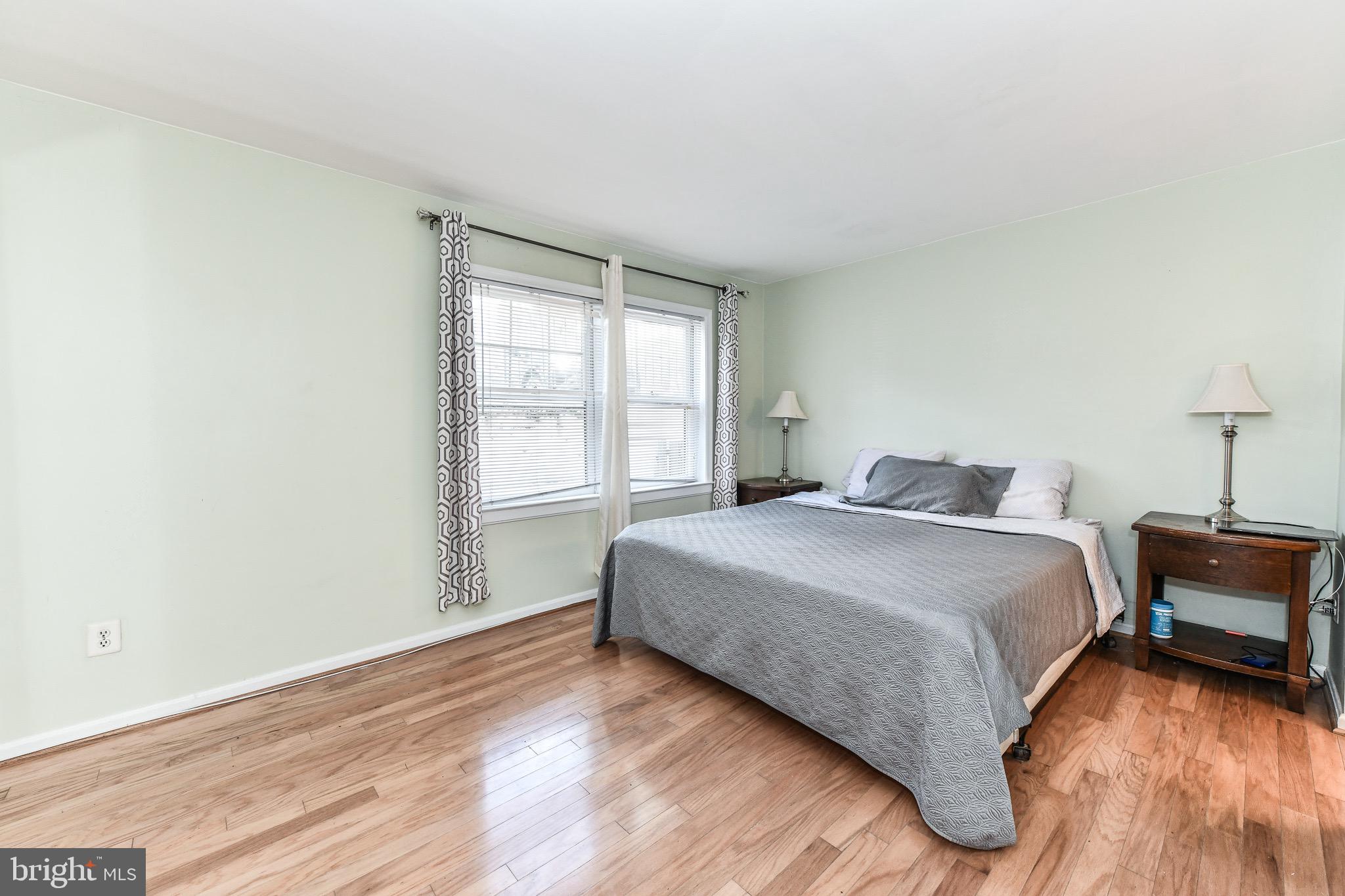 BEDFORD PARK - Residential Lease