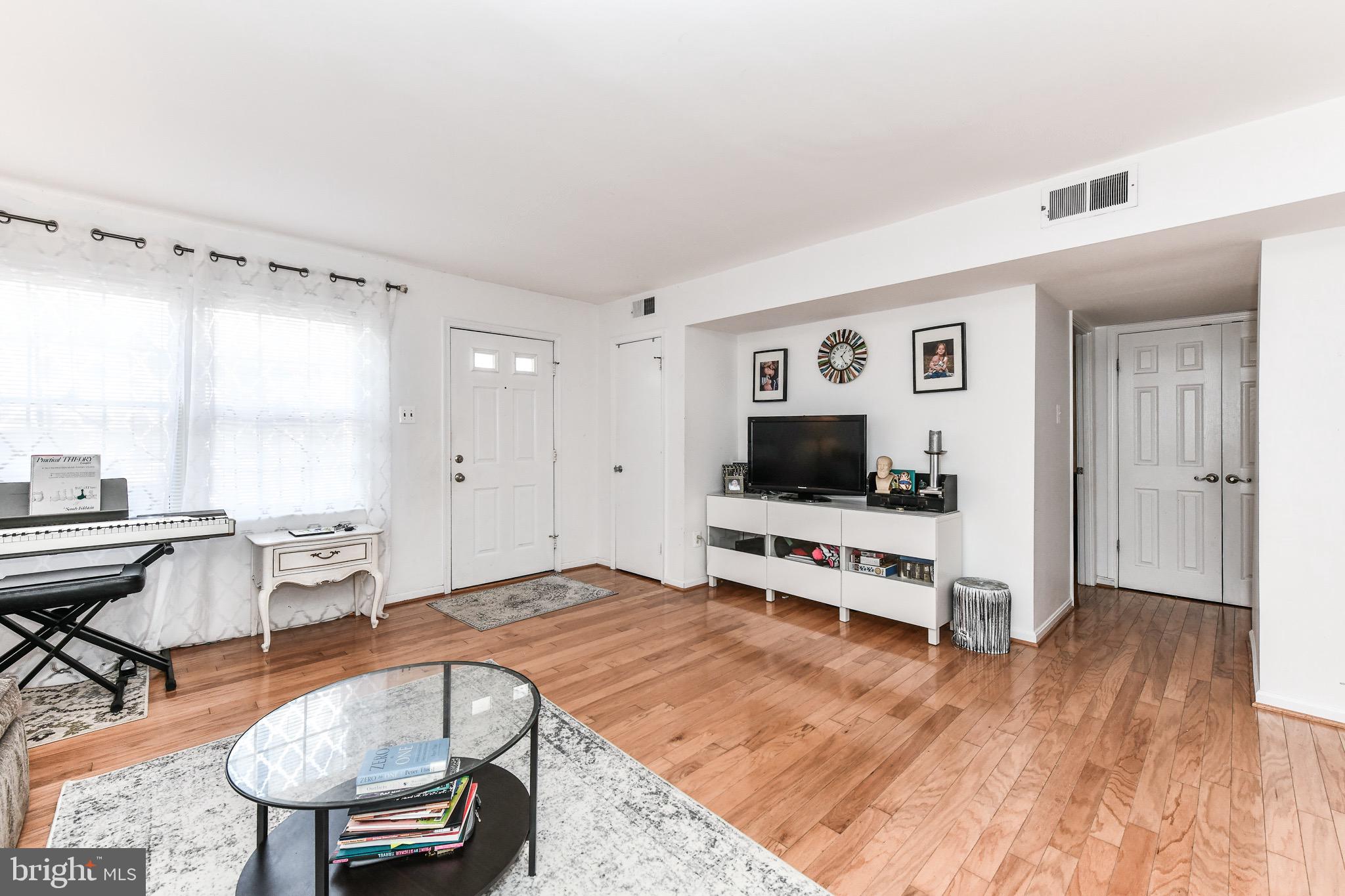 BEDFORD PARK - Residential Lease