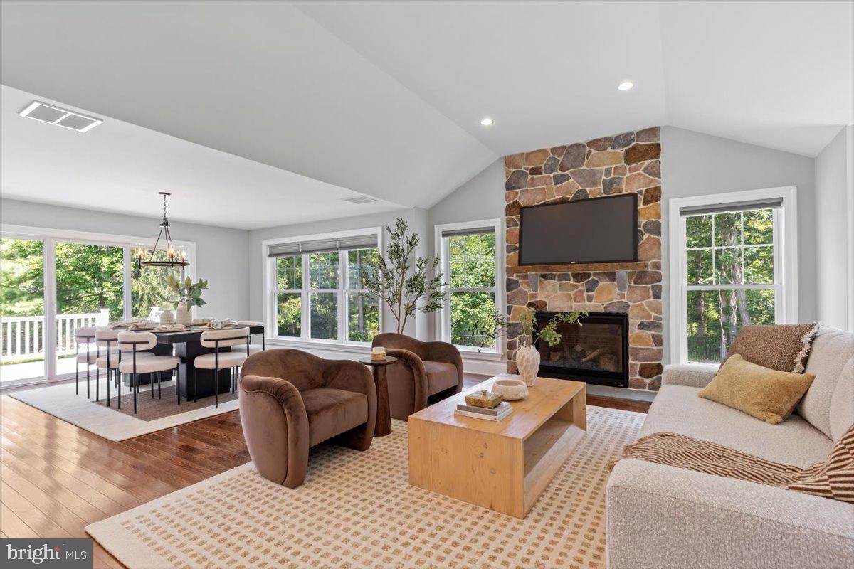 RADNOR HUNT - Residential