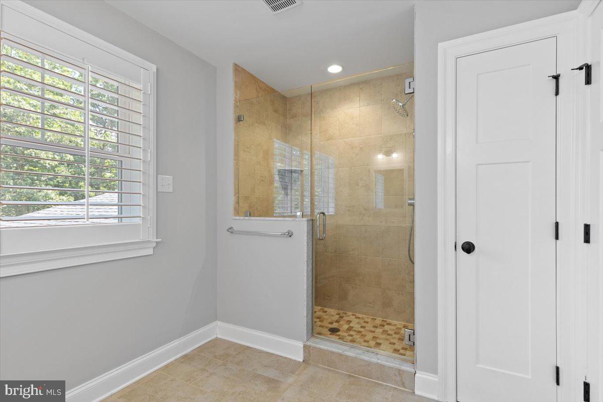 RADNOR HUNT - Residential