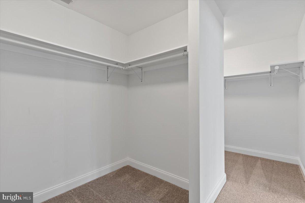 RADNOR HUNT - Residential