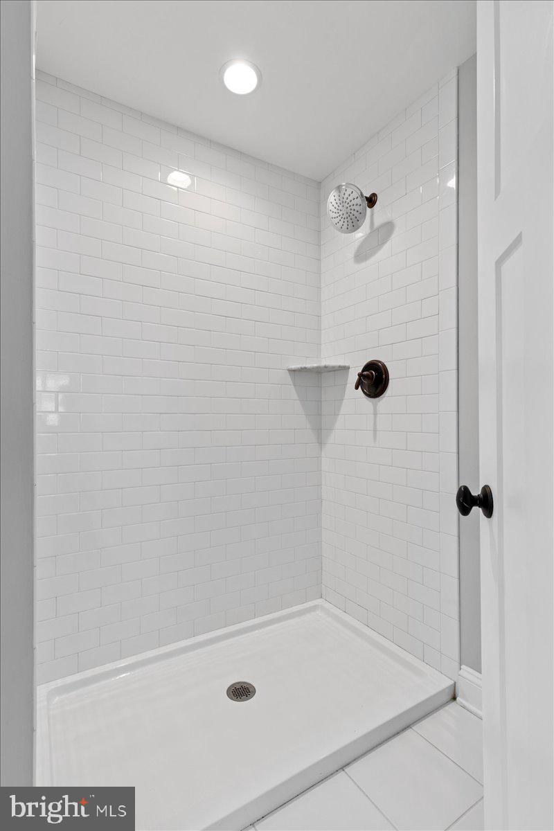 RADNOR HUNT - Residential