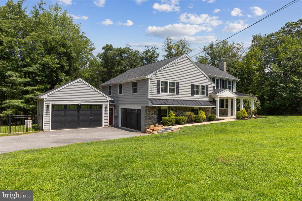 RADNOR HUNT - Residential