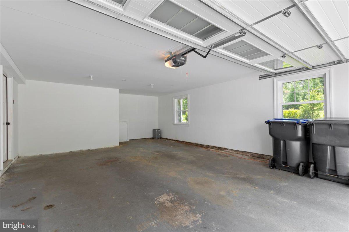 RADNOR HUNT - Residential