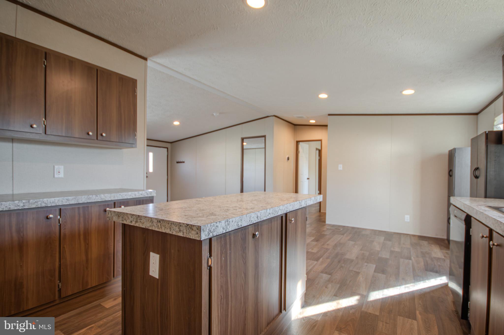 STRAWBERRY VILLAGE - Residential