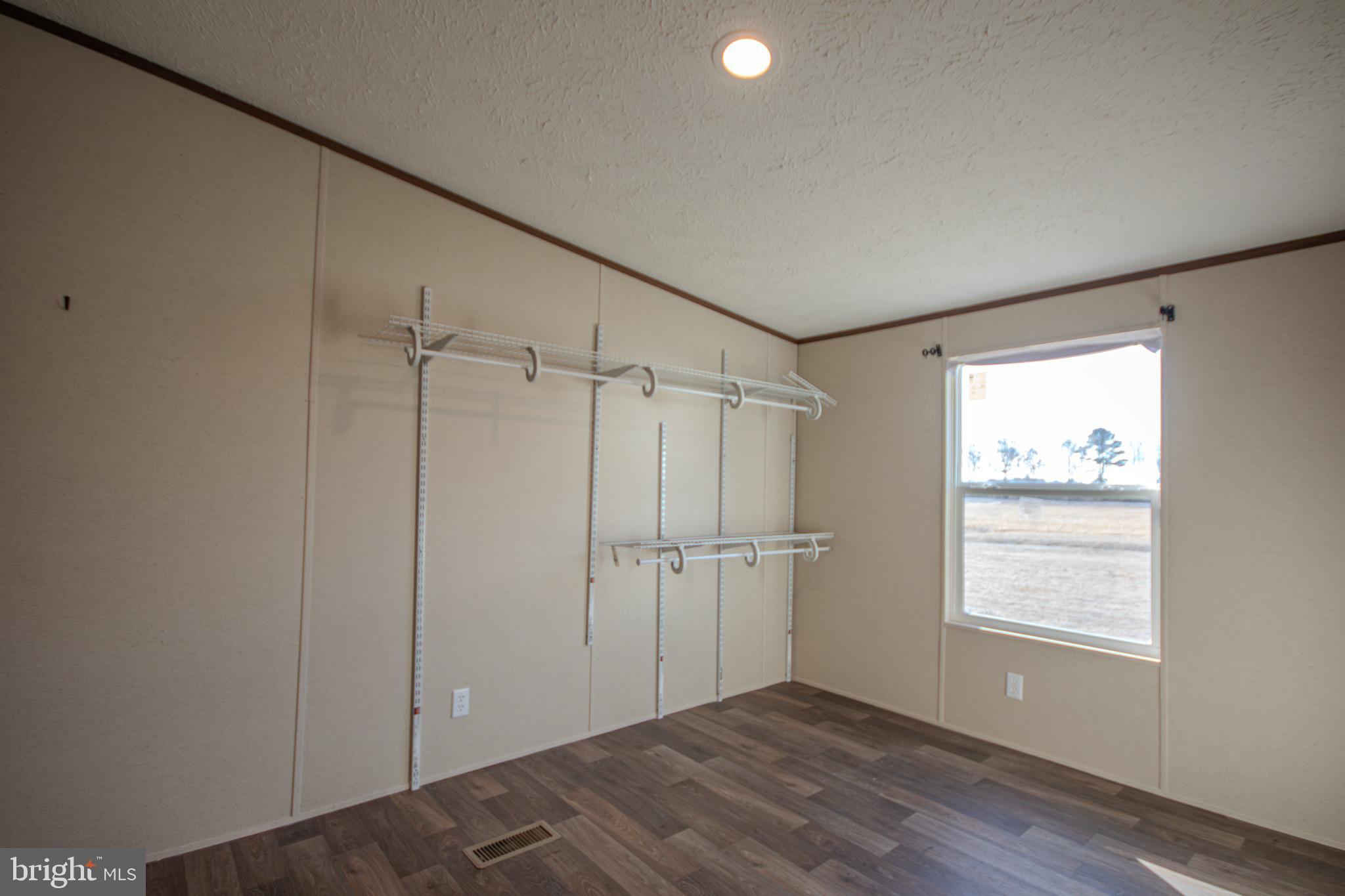 STRAWBERRY VILLAGE - Residential