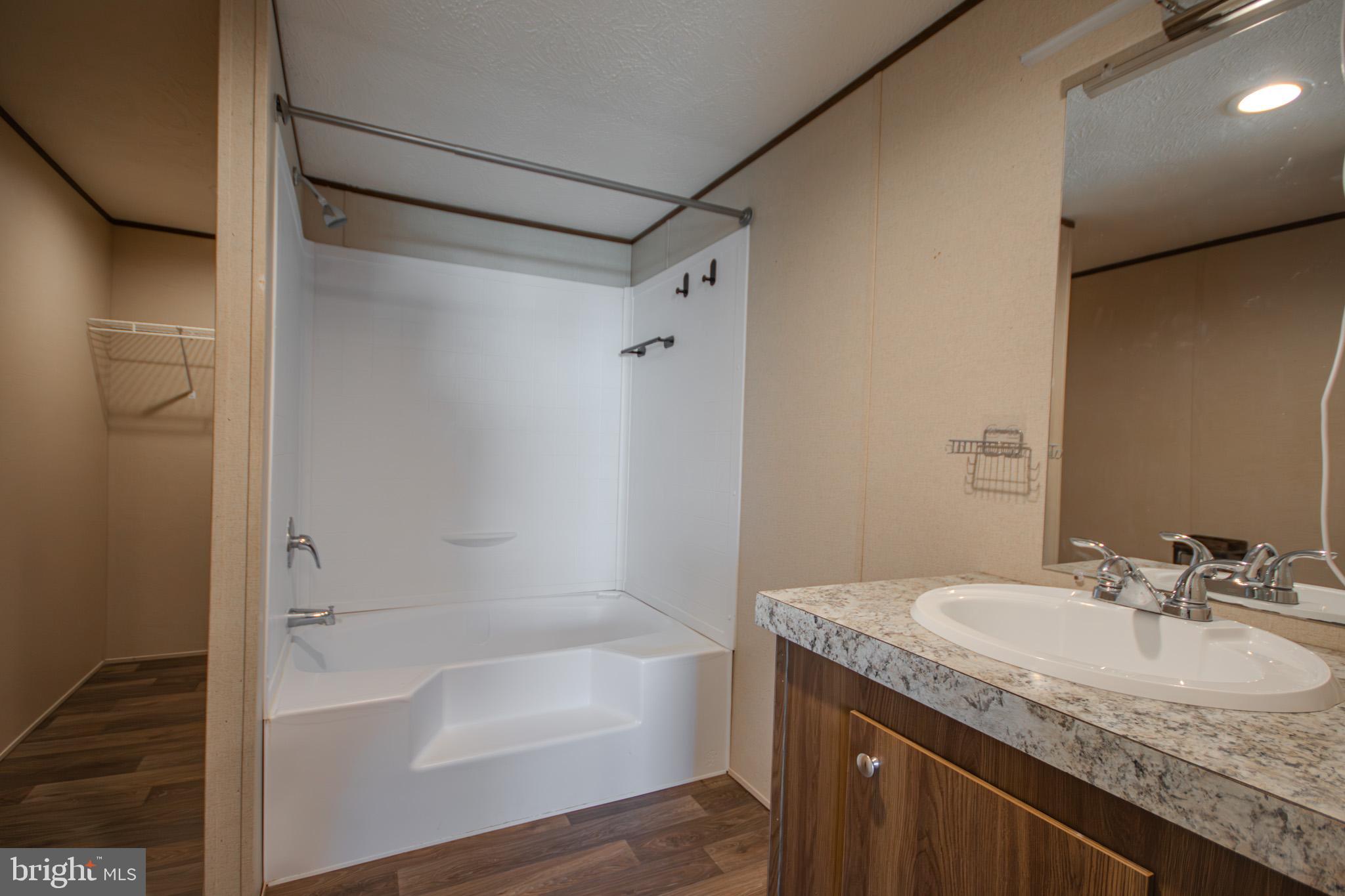 STRAWBERRY VILLAGE - Residential