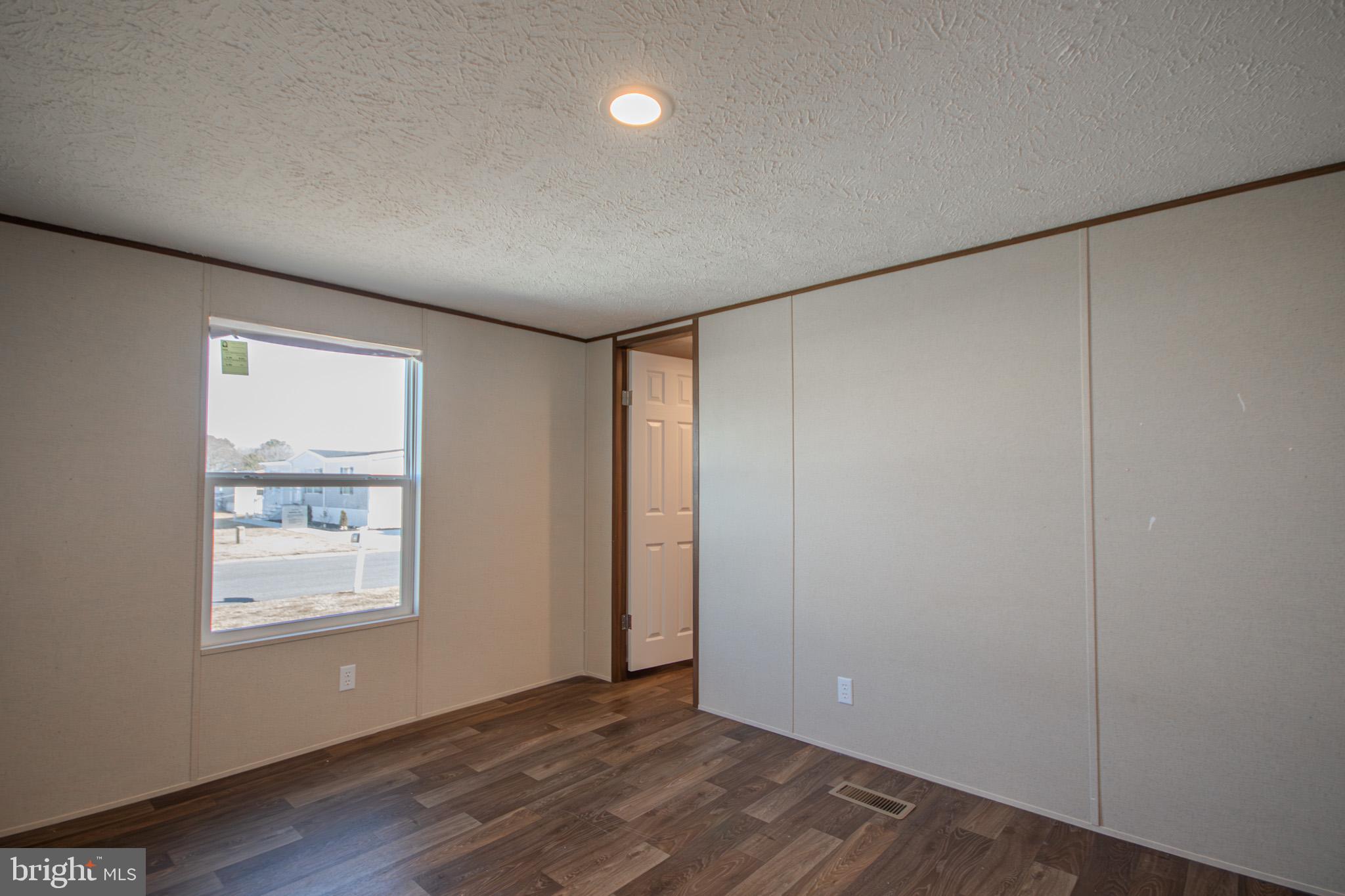 STRAWBERRY VILLAGE - Residential