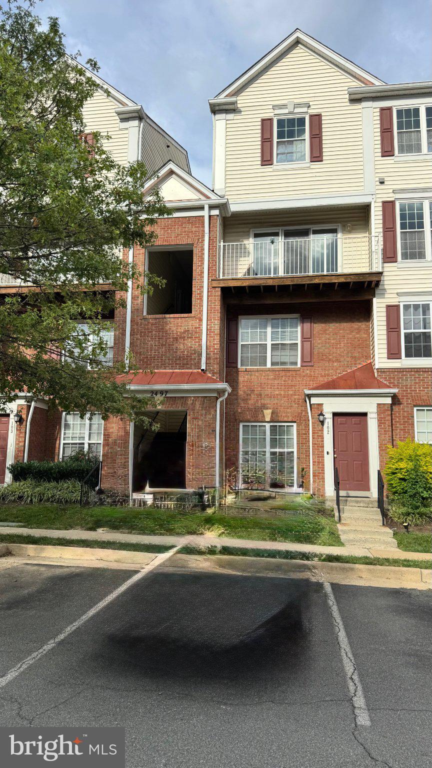 2497 ANGELINE DRIVE 301