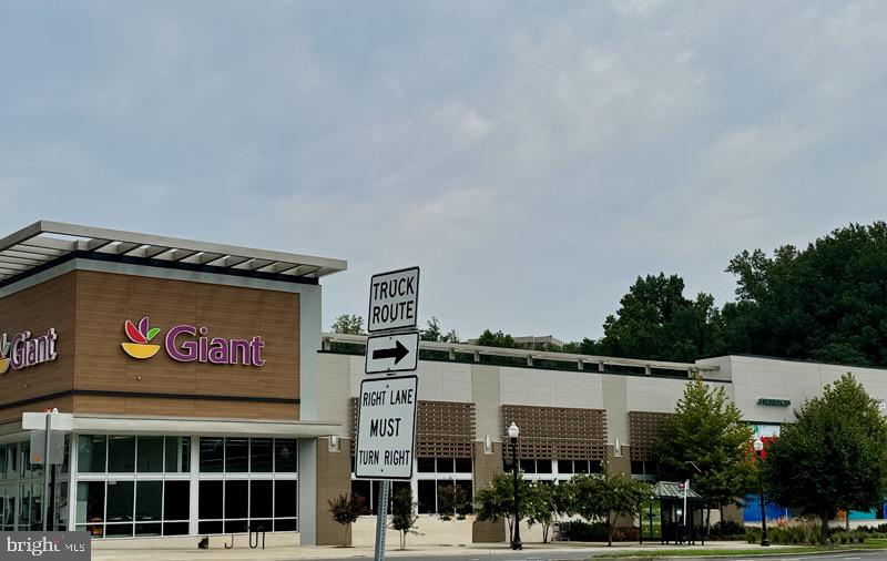 FOXCROFT COLONY CONDOS - Residential Lease