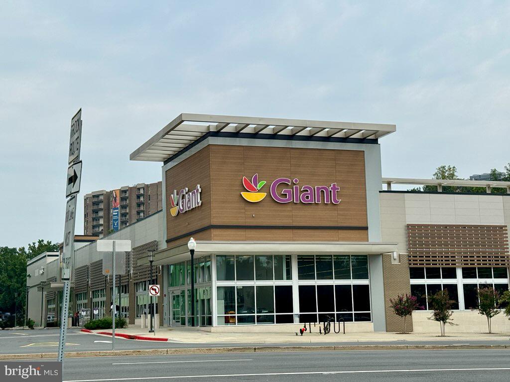 FOXCROFT COLONY CONDOS - Residential Lease