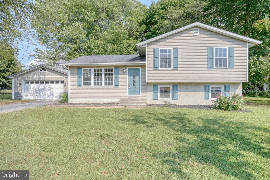 Photo of 44 W Inner Circle, DOVER, DE 19904 (MLS # DEKT2040814)