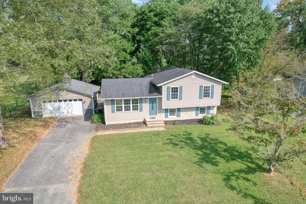 Photo of 44 W Inner Circle, DOVER, DE 19904 (MLS # DEKT2040814)