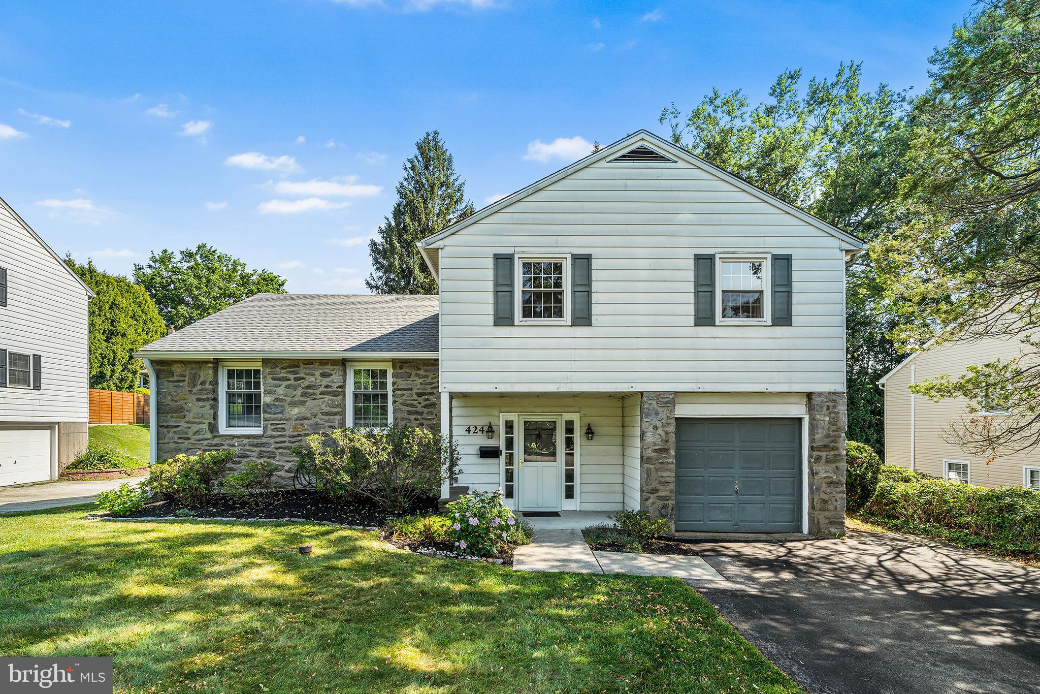 Welcome to your new home in the heart of Springfield, PA, nestled in one of the area’s most sought-after neighborhoods and part of the award-winning Springfield School District. This beautifully maintained 4-bedroom, 2.5-bathroom home offers a perfect blend of comfort, updates, and charm.
Step into the bright and updated kitchen featuring stainless steel appliances, modern finishes, and plenty of counter space for cooking and entertaining. The cozy family room with a fireplace creates the perfect spot to relax and unwind. A recently updated powder room adds a fresh touch for guests, while the en-suite bathroom in the primary bedroom offers privacy and convenience.
Enjoy year-round living in the spacious 3-seasons room, which opens to a lovely backyard—ideal for outdoor gatherings, gardening, or simply enjoying a quiet afternoon.
Additional highlights include ample driveway parking, attached garage, and a layout designed for everyday living and easy entertaining.
This home checks all the boxes—don’t miss your chance to live in a community known for its friendly feel, convenience, and top-tier schools.