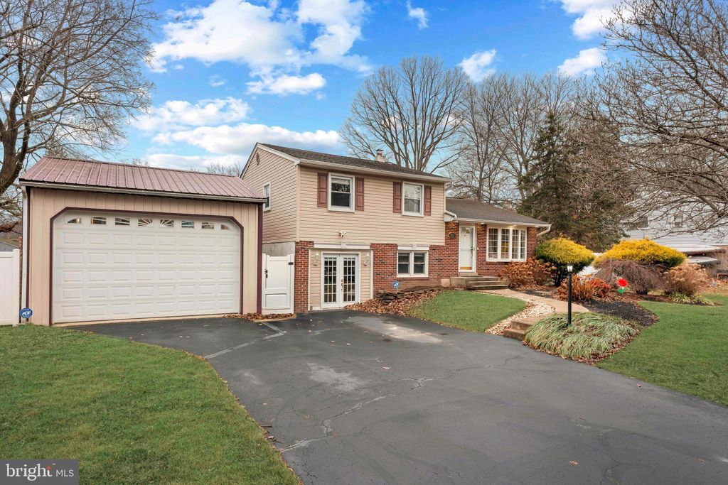 Photo of 992 Jamison Street, WARWICK, PA 18974 (MLS # PABU2112412)